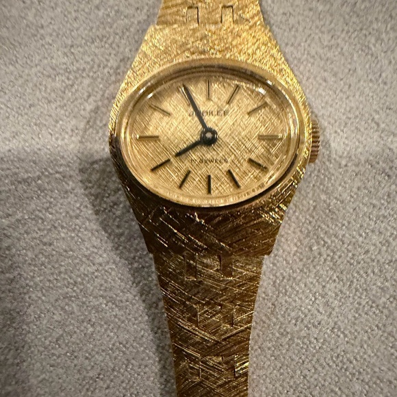Gold Textured Watch - Picture 2 of 10